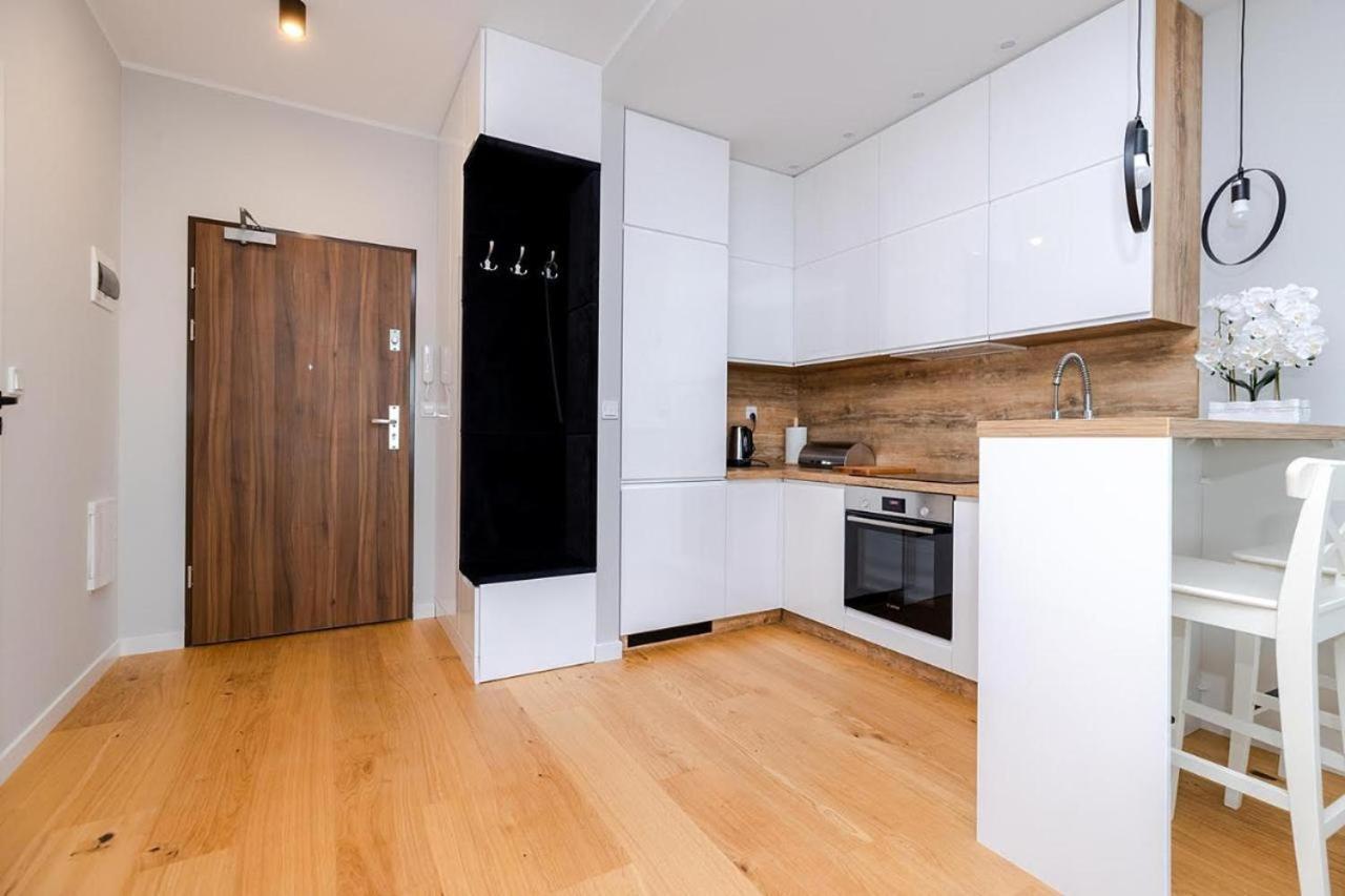 Apart D&K Free Parking Komputerowa 8 Apartman Varsó Kültér fotó